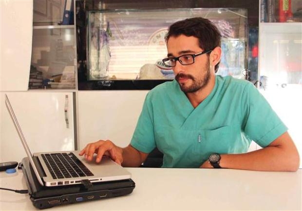 Köpek denize giden bebeği böyle durdurdu galerisi resim 7