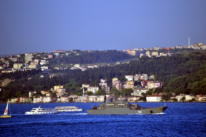 Rus Donanması'na ait iki gemi Çanakkale Boğazı'ndan geçti galerisi resim 12