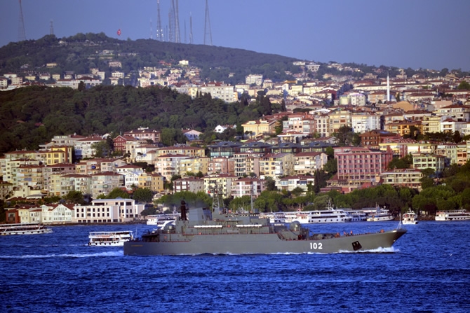Rus Donanması'na ait iki gemi Çanakkale Boğazı'ndan geçti galerisi resim 14