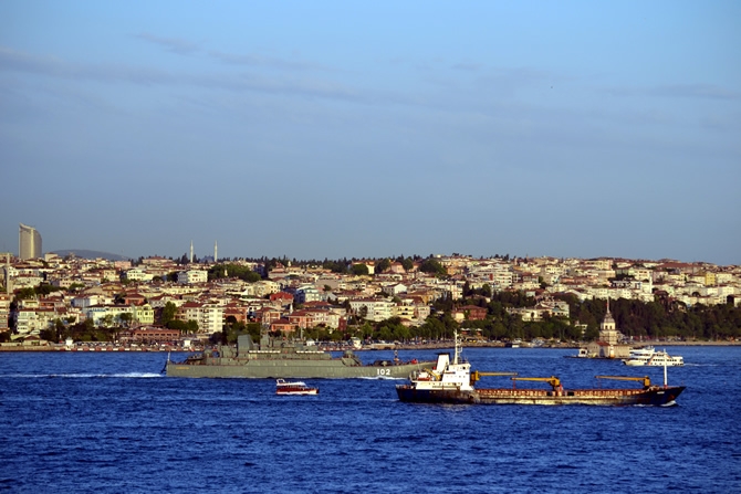 Rus Donanması'na ait iki gemi Çanakkale Boğazı'ndan geçti galerisi resim 19