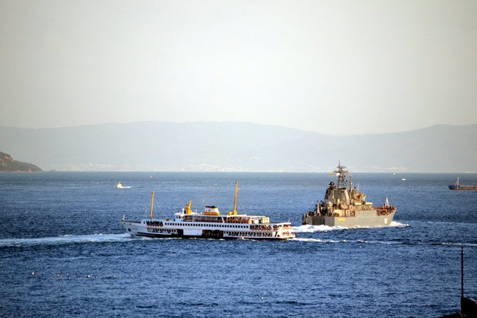 Rus Donanması'na ait iki gemi Çanakkale Boğazı'ndan geçti galerisi resim 2