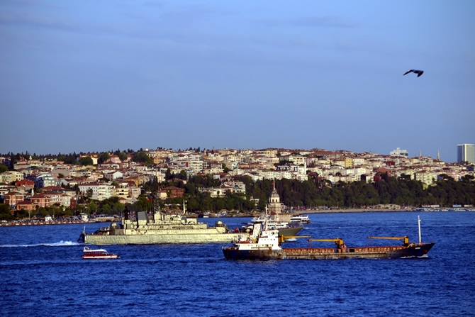 Rus Donanması'na ait iki gemi Çanakkale Boğazı'ndan geçti galerisi resim 20
