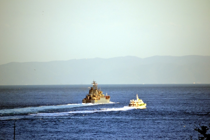 Rus Donanması'na ait iki gemi Çanakkale Boğazı'ndan geçti galerisi resim 5