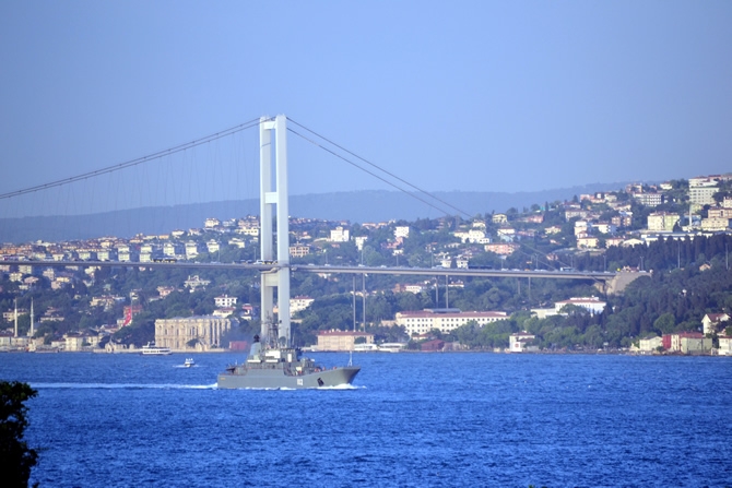 Rus Donanması'na ait iki gemi Çanakkale Boğazı'ndan geçti galerisi resim 9