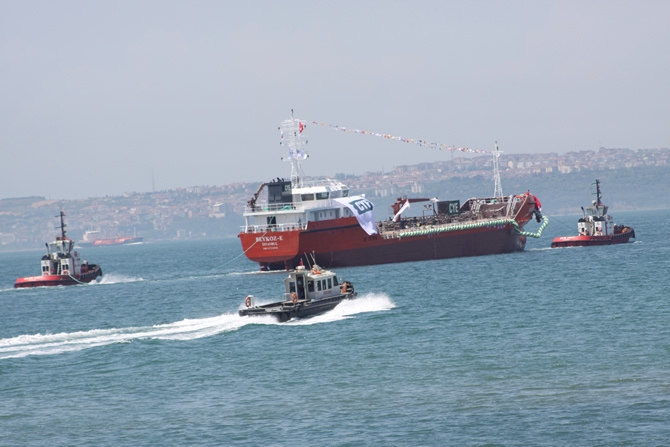 M/T BEYKOZ-E, törenle denize indirildi galerisi resim 32