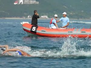 Türkiye açık yüzme şampiyonası Çanakkale boğazında yapıldı