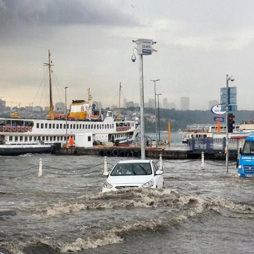 İstanbul'da deniz, karayla birleşti galerisi resim 1