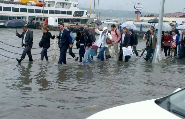 İstanbul'da deniz, karayla birleşti galerisi resim 12