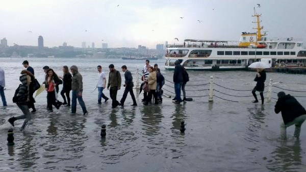 İstanbul'da deniz, karayla birleşti galerisi resim 14