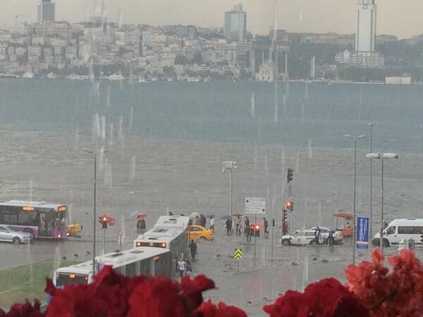 İstanbul'da deniz, karayla birleşti galerisi resim 3
