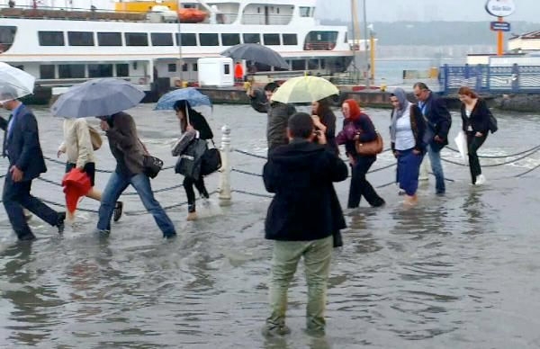 İstanbul'da deniz, karayla birleşti galerisi resim 4