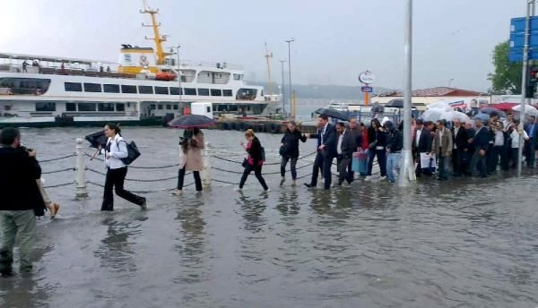 İstanbul'da deniz, karayla birleşti galerisi resim 7