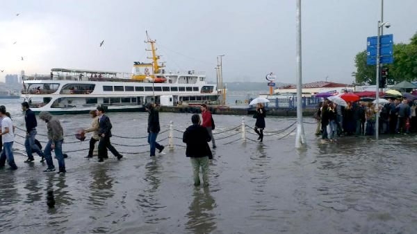 İstanbul'da deniz, karayla birleşti galerisi resim 9