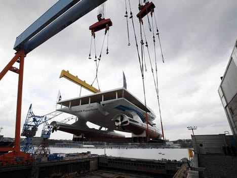 GÜNEŞ ENERJİLİ YAT galerisi resim 4