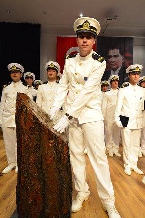 Dokuz Eylül Üniversitesi Denizcilik Fakültesi mezuniyet töreni yapıldı galerisi resim 14
