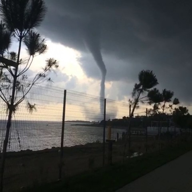 Marmara Denizi'nde korkutan hortum galerisi resim 12