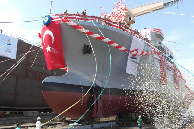 'IŞIN' adlı gemi törenle denize indirildi galerisi resim 20
