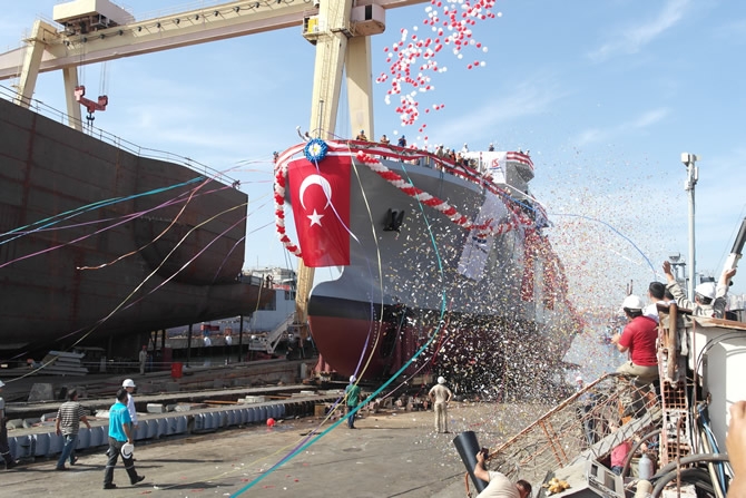 'IŞIN' adlı gemi törenle denize indirildi galerisi resim 22