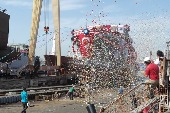 'IŞIN' adlı gemi törenle denize indirildi galerisi resim 24