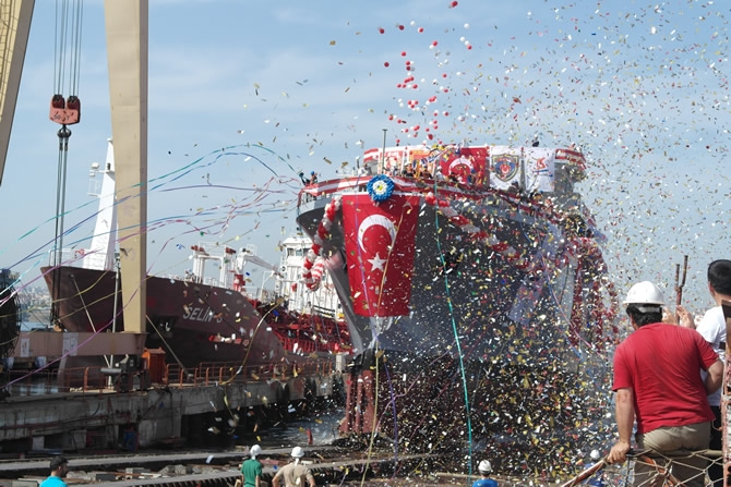 'IŞIN' adlı gemi törenle denize indirildi galerisi resim 25