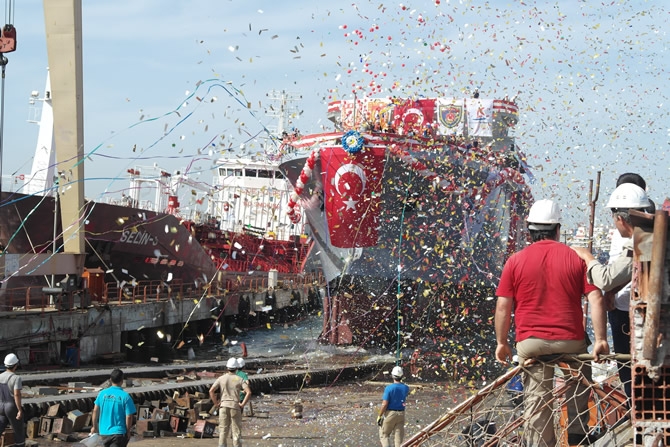 'IŞIN' adlı gemi törenle denize indirildi galerisi resim 26