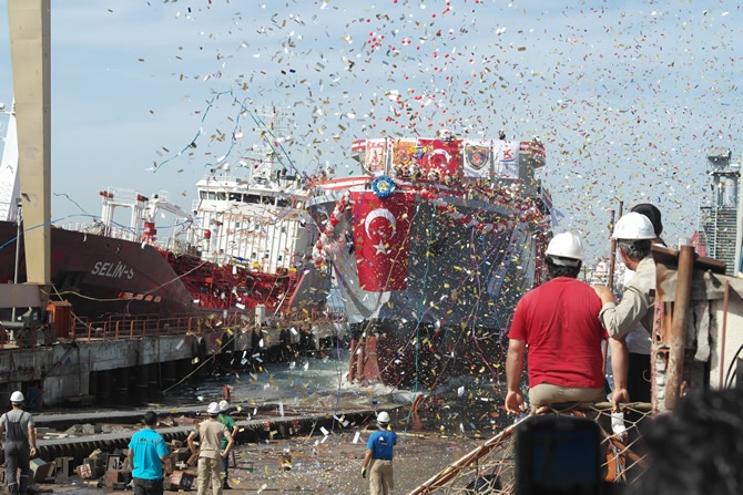 'IŞIN' adlı gemi törenle denize indirildi galerisi resim 27