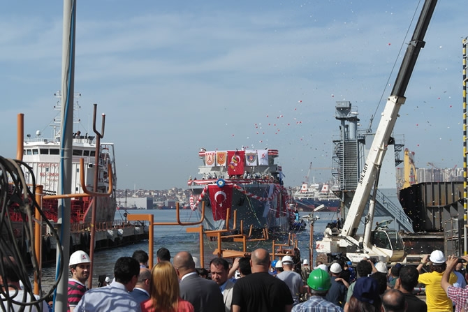 'IŞIN' adlı gemi törenle denize indirildi galerisi resim 31