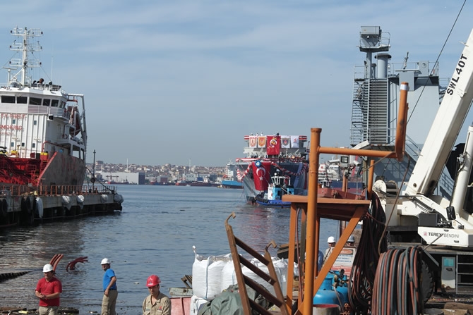 'IŞIN' adlı gemi törenle denize indirildi galerisi resim 33