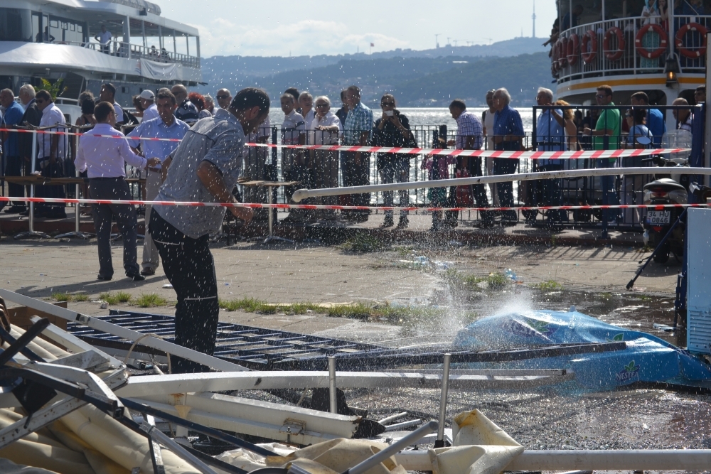 Kabataş İskelesinde otobüs faciası: 30 yaralı galerisi resim 6