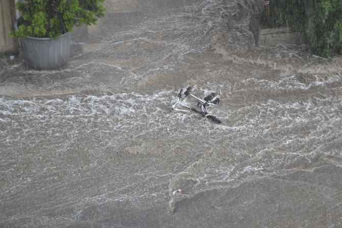 İstanbul'da yoğun yağış hayatı felç etti galerisi resim 2