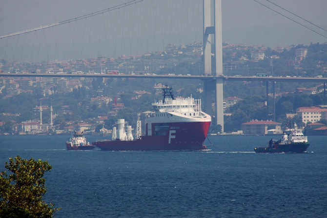 Buzkıran Gemisi İstanbul Boğazında galerisi resim 5
