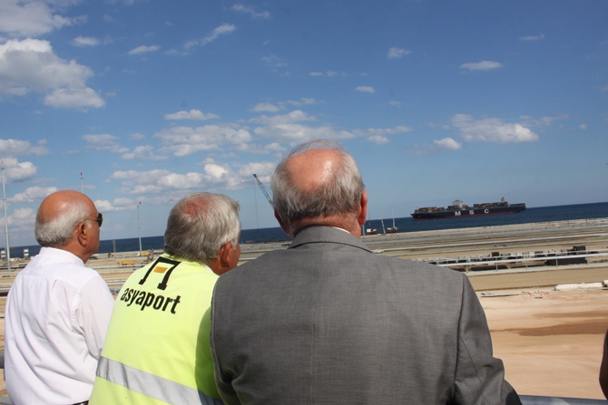 'MSC LONDON' gemisi Asyaport'u selamladı galerisi resim 22