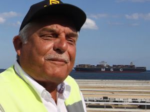 'MSC LONDON' gemisi Asyaport'u selamladı