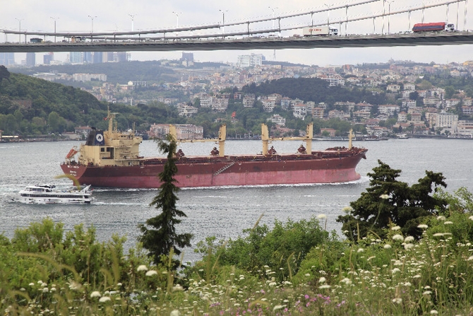 İstanbul Boğazı'ndan ilk 7 ayda 25 bin gemi geçti galerisi resim 1