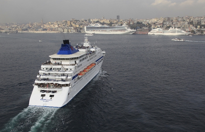 İstanbul Boğazı'ndan ilk 7 ayda 25 bin gemi geçti galerisi resim 24