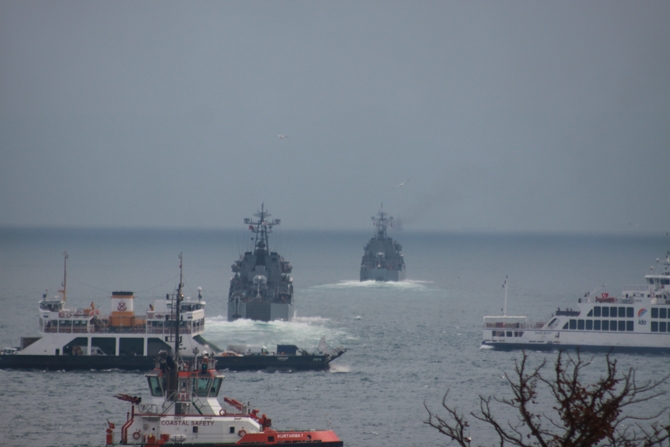 Rus savaş gemisi 'KALININGRAD' İstanbul Boğazı'ndan geçti galerisi resim 5