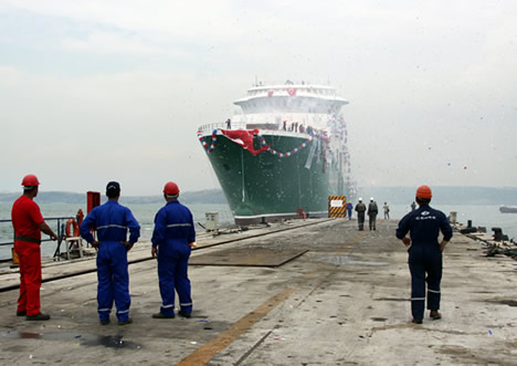 HAVİLA 101 DESTEK GEMİSİ DENİZE İNDİRİLDİ galerisi resim 4