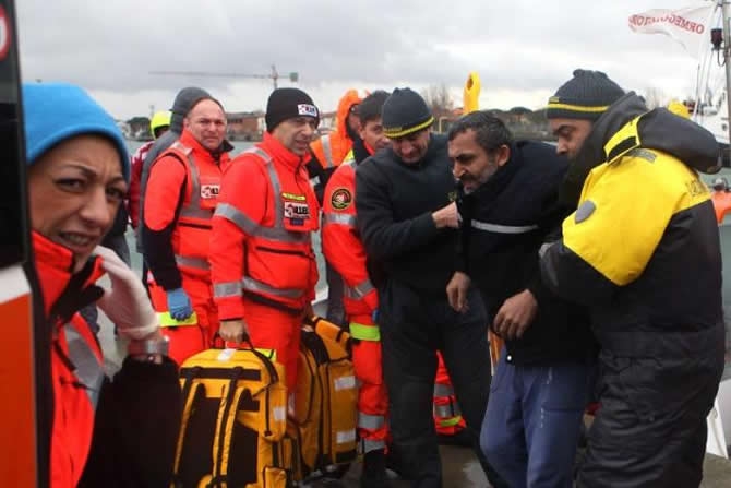 Türk bayraklı kuruyük gemisi M/V GOKBEL battı galerisi resim 5