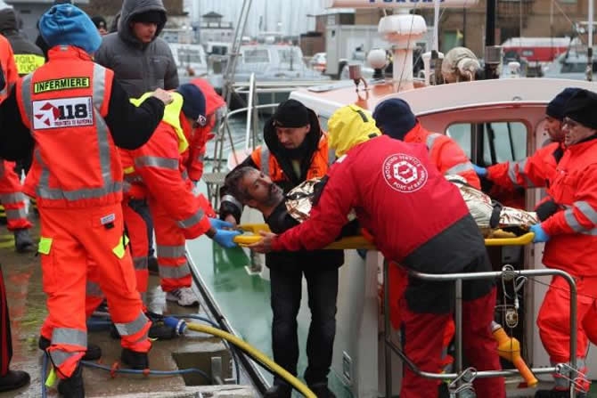 Türk bayraklı kuruyük gemisi M/V GOKBEL battı galerisi resim 6