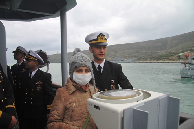 Lösemili çocuklardan Foça Deniz Üssü'ne ziyaret galerisi resim 7