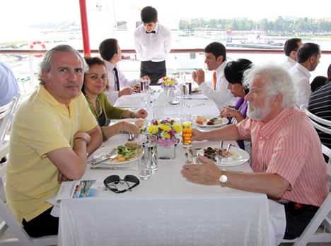 ALTIN ÇIPA KONUKLARI AKDENİZ GEMİSİ'NDE AĞIRLANDI galerisi resim 8