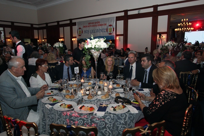 DEFAV 20. Geleneksel Dayanışma Gecesi geniş katılımla gerçekleşti galerisi resim 10