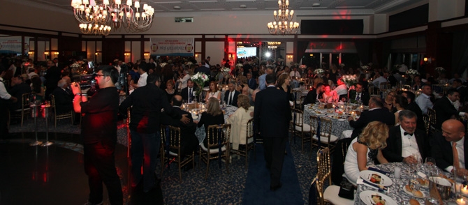 DEFAV 20. Geleneksel Dayanışma Gecesi geniş katılımla gerçekleşti galerisi resim 15