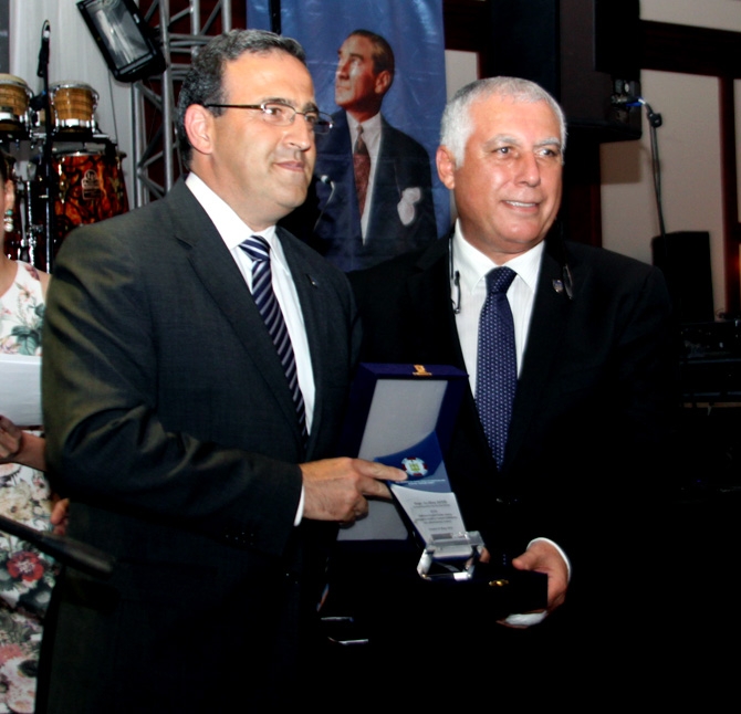 DEFAV 20. Geleneksel Dayanışma Gecesi geniş katılımla gerçekleşti galerisi resim 23