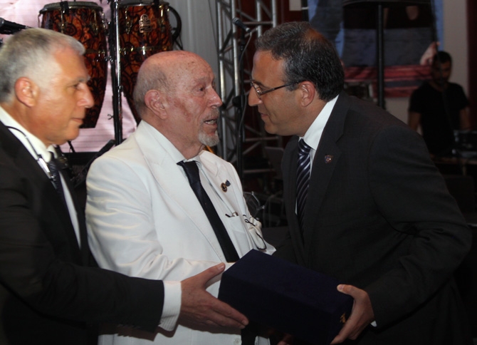 DEFAV 20. Geleneksel Dayanışma Gecesi geniş katılımla gerçekleşti galerisi resim 26