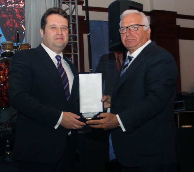 DEFAV 20. Geleneksel Dayanışma Gecesi geniş katılımla gerçekleşti galerisi resim 28