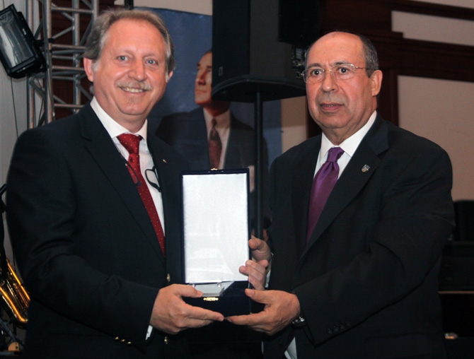 DEFAV 20. Geleneksel Dayanışma Gecesi geniş katılımla gerçekleşti galerisi resim 32