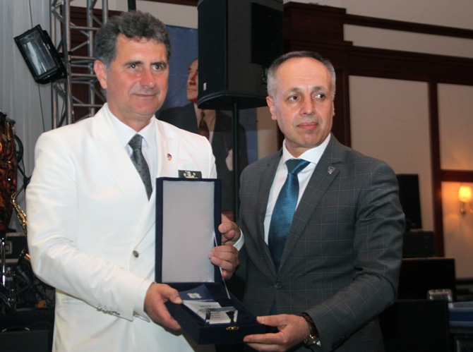 DEFAV 20. Geleneksel Dayanışma Gecesi geniş katılımla gerçekleşti galerisi resim 33