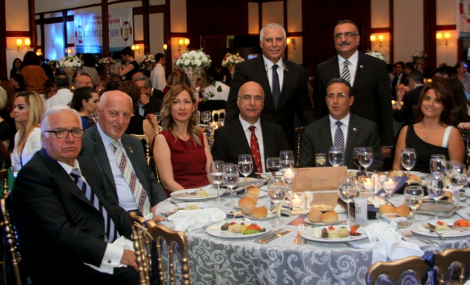 DEFAV 20. Geleneksel Dayanışma Gecesi geniş katılımla gerçekleşti galerisi resim 4