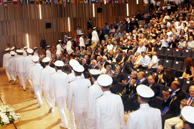 Piri Reis Üniversitesi'nde Mezuniyet Coşkusu galerisi resim 10